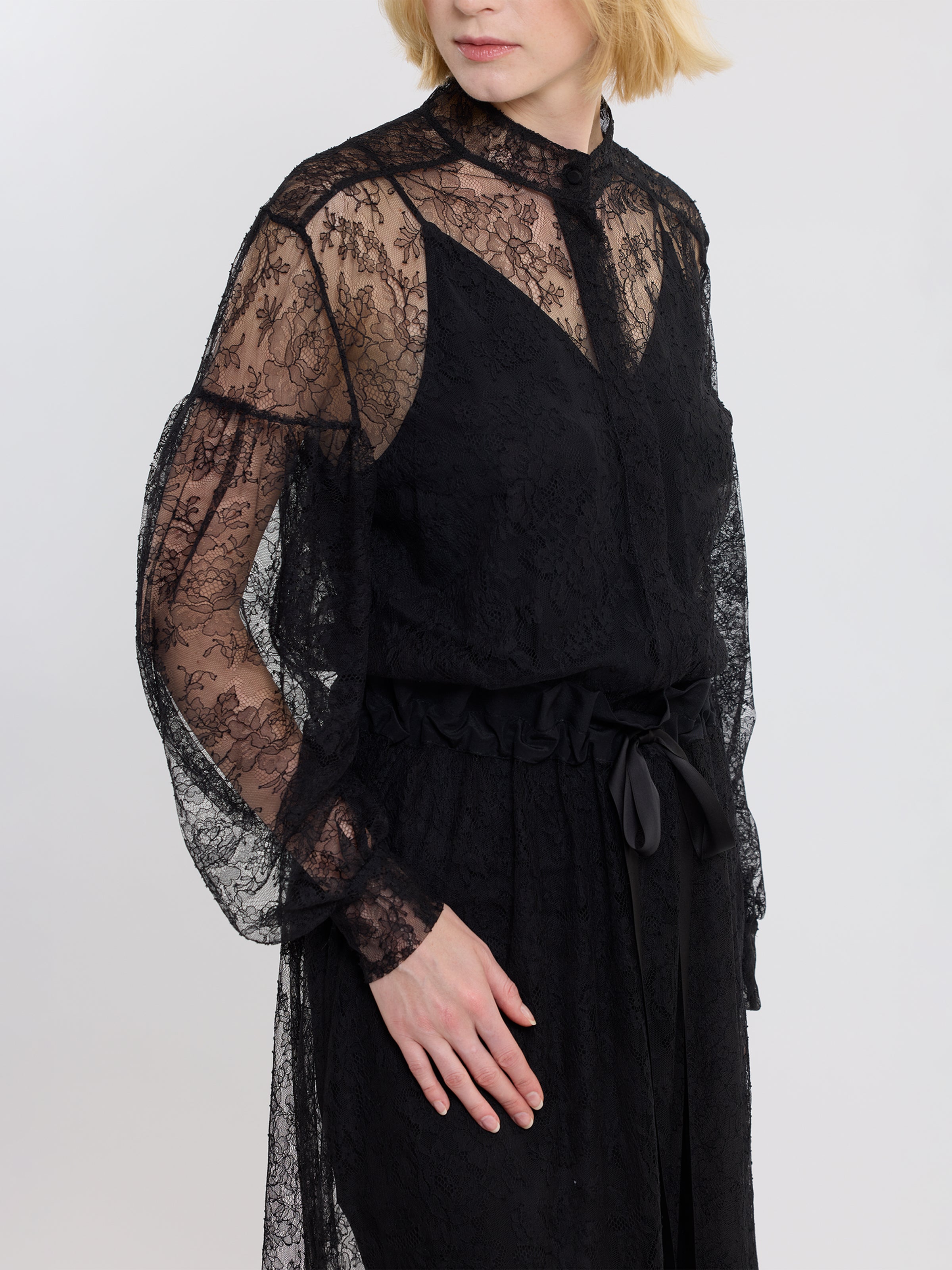 LIBERTY LACE TOP /FRENCH CHANTILLY LACE / BLACK