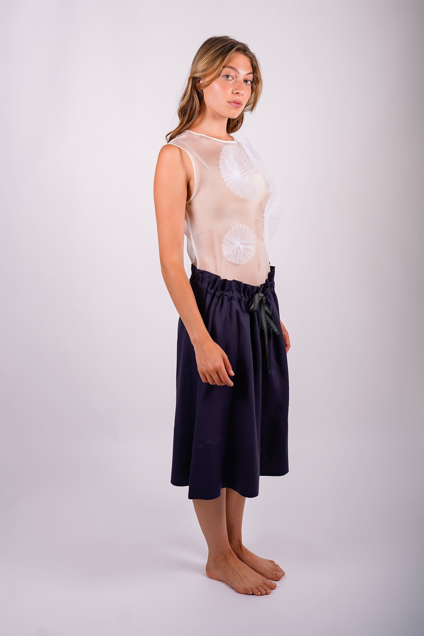 gathered-mid-length-skirt-linen-sustainable-navy-american-made-side-view