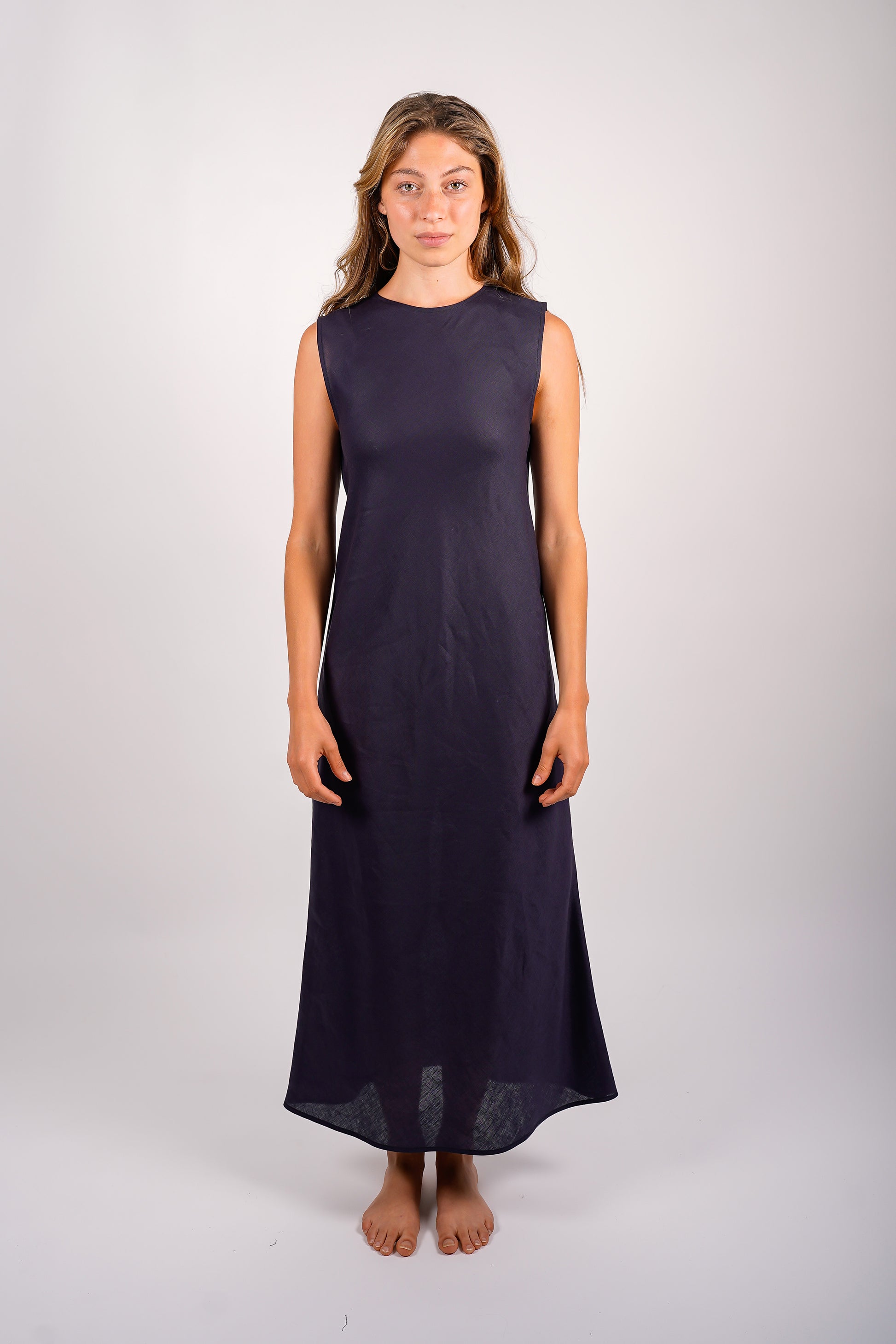 sleeveless-long-linen-dress-sustainable-navy-american-made-front-view