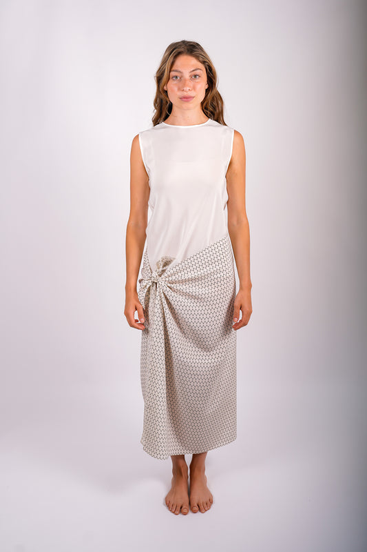 sleeveless-silk-top-sustainable-white-american-made-front-view